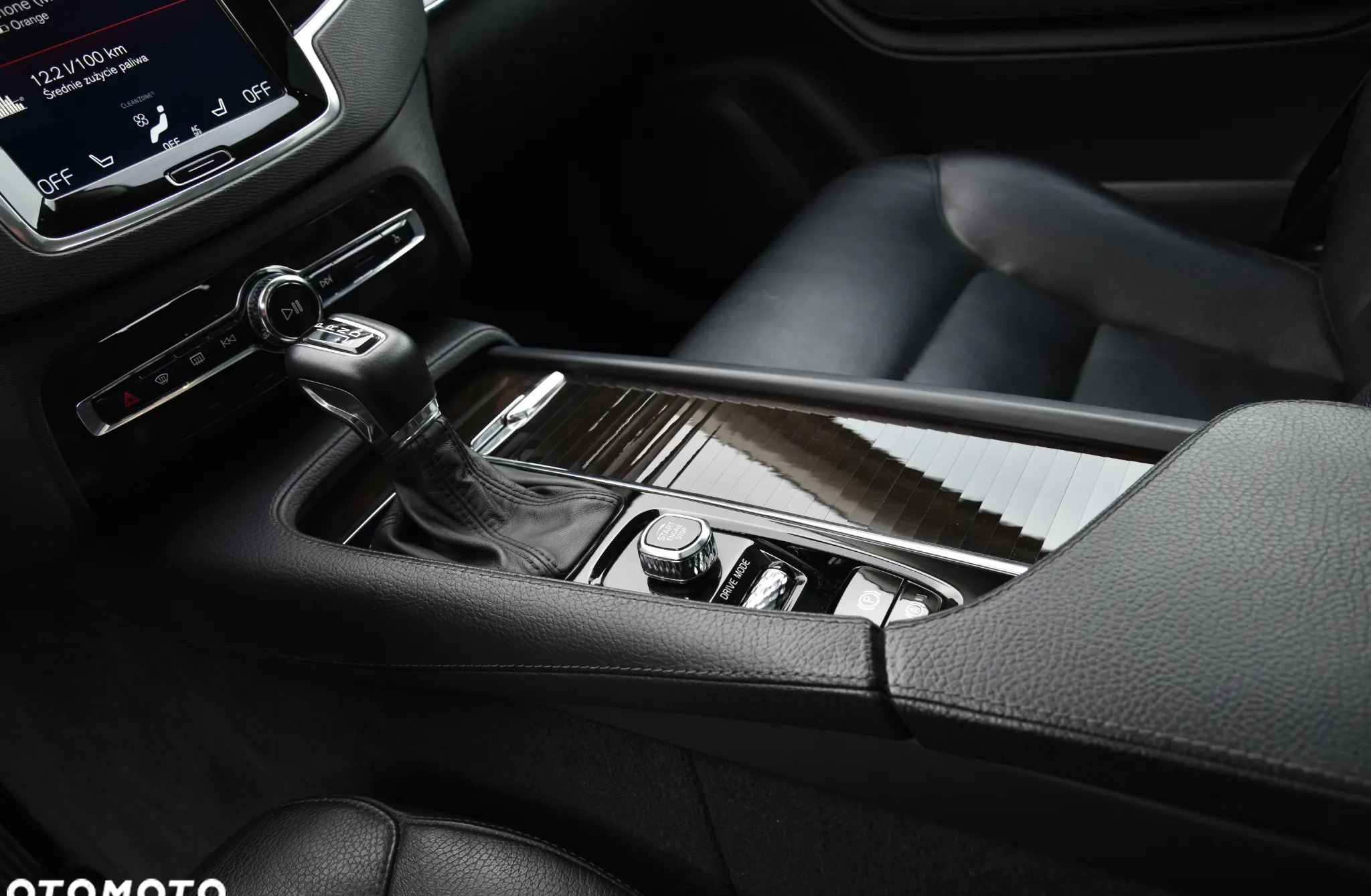Volvo XC 90 cena 139900 przebieg: 60000, rok produkcji 2018 z Działoszyn małe 466